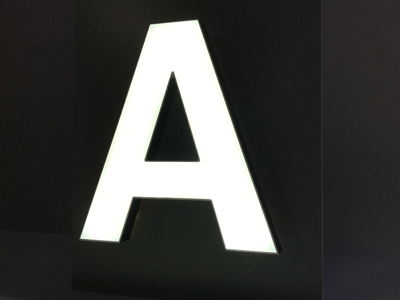 white front-illuminated LED letter - LED LEuchtbuchstaben front-basic.jpg
